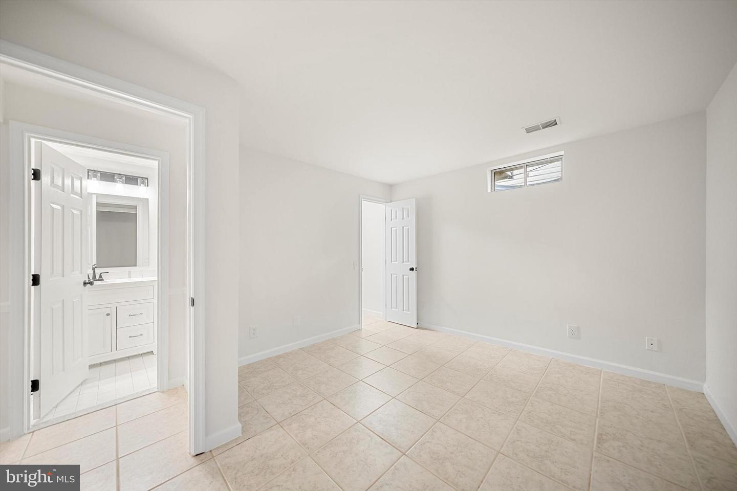 Building Photo - 12399 Brown Fox Way
