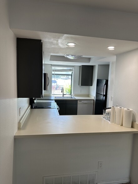 Building Photo - 336 S Memphis Way
