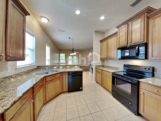 Building Photo - 700 Porto Cristo Ave