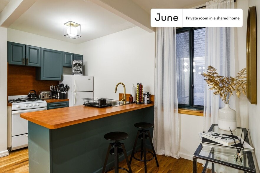 Building Photo - Room in Shared 5 bed/2 bath home in East Village