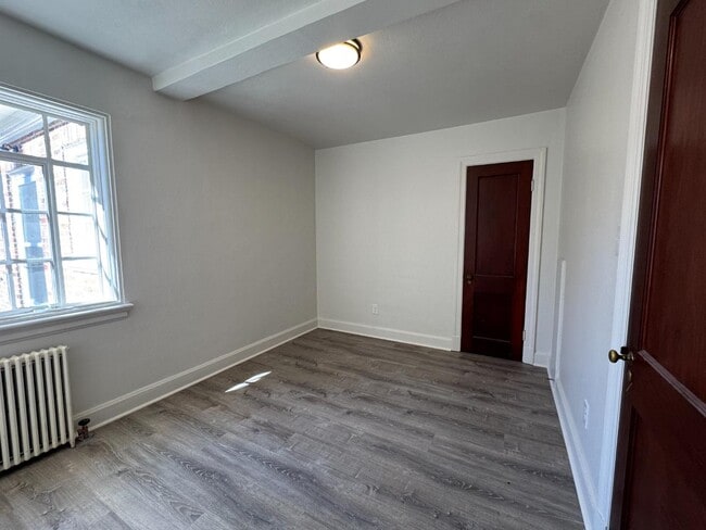 Building Photo - 6 Church St