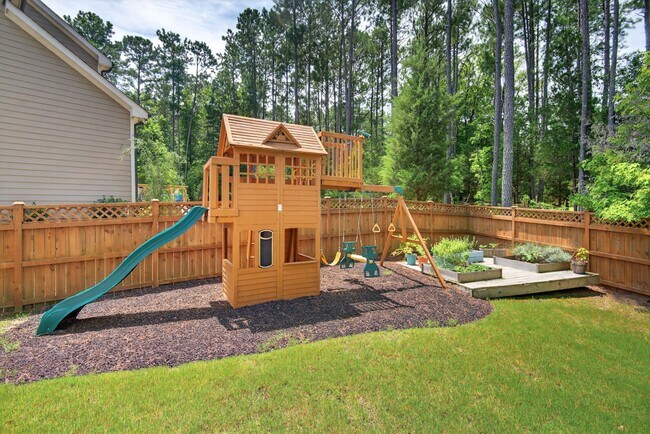 Building Photo - “5-Bedroom Home with Bonus Room & Resort-S...