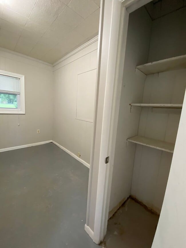 Building Photo - Charming 3 bedroom home in the heart of do...