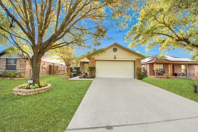 Building Photo - 1611 Bob White