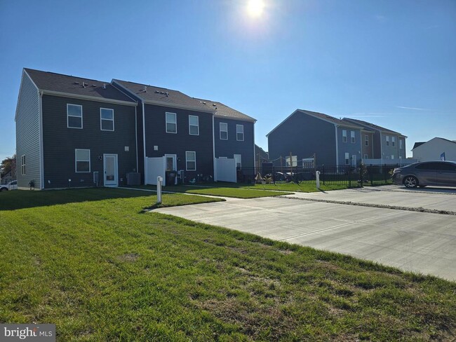 Building Photo - 10935 Farmerfield St