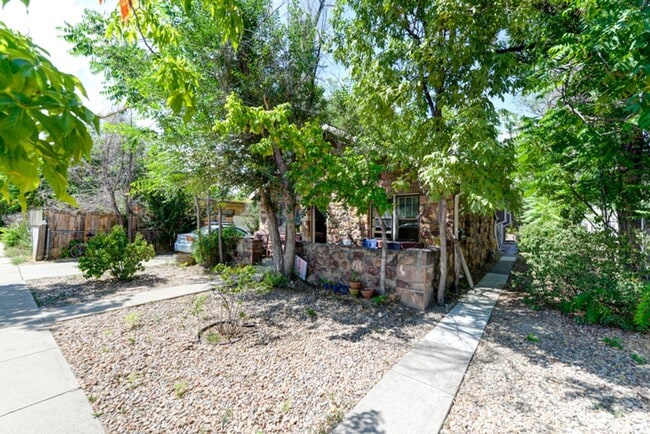 Building Photo - 2311 Spruce St