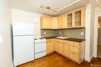 Building Photo - 1298 Sacramento St