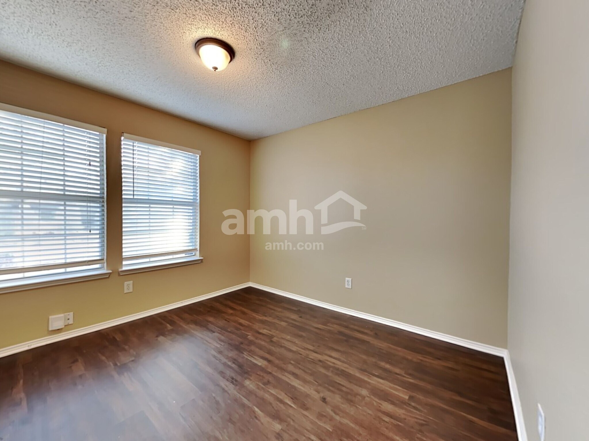 Building Photo - 2970 Marquis Ln
