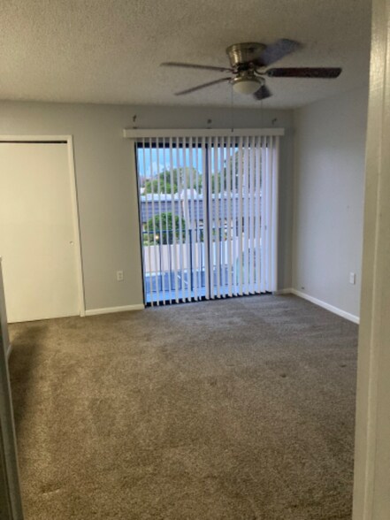 Building Photo - 8800 Bardmoor Blvd