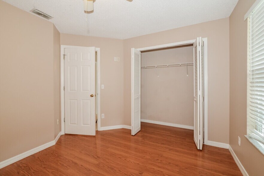 Building Photo - 1254 Countrywind Dr