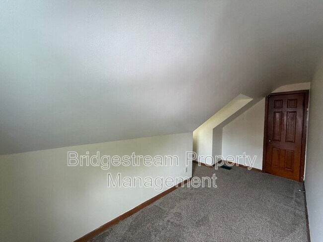 Building Photo - 809 Winston Dr