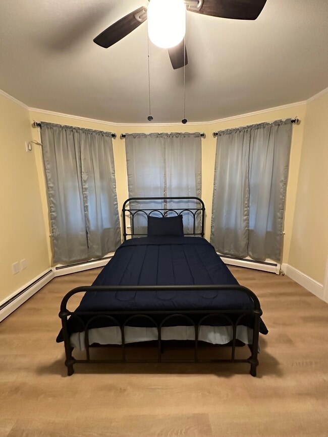 Building Photo - 21 Radcliffe Ave