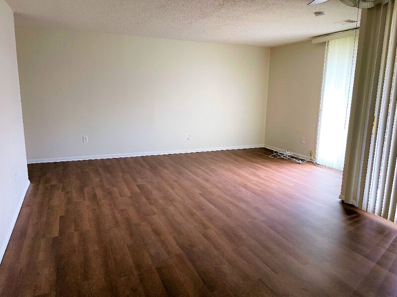 Building Photo - 10222 Prince Pl