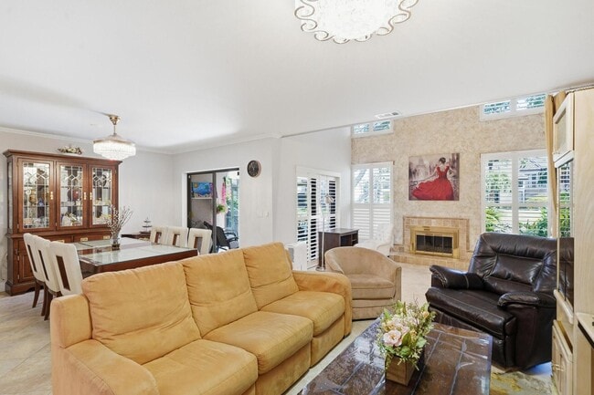 Building Photo - 6075 Glendale Dr