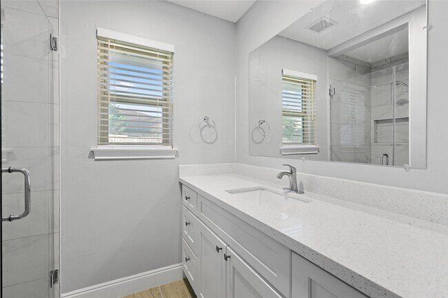 Building Photo - 7103 Lugary Dr