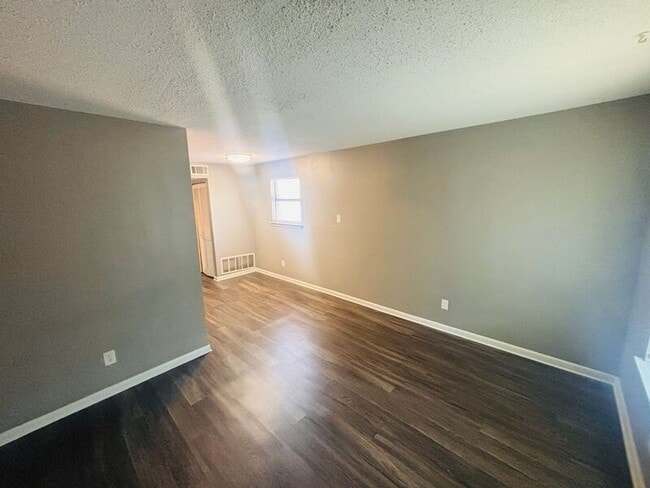 Building Photo - 9 Meredith Ct