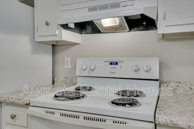 Building Photo - 140 Chalet North CT