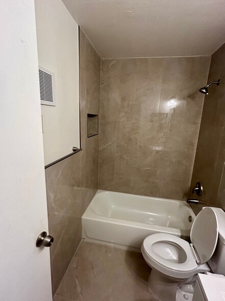 Building Photo - 3033 NW 204th Terrace