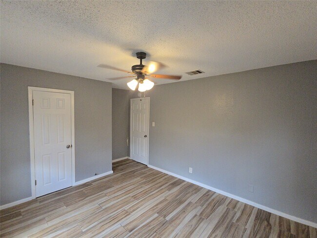 Building Photo - 5115 Balkin St