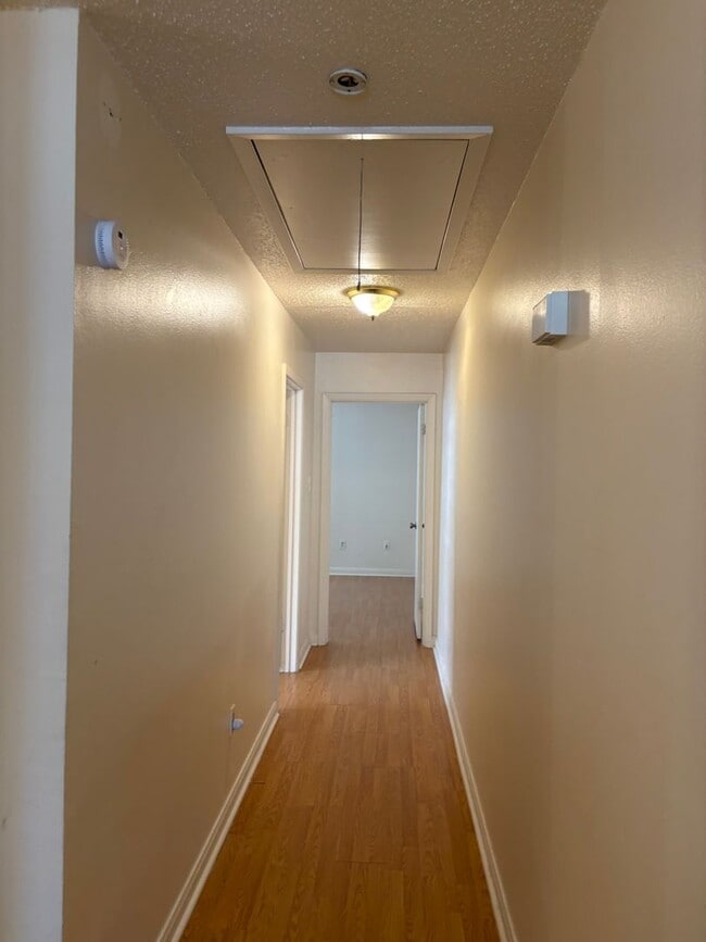Building Photo - 1827 8th St.