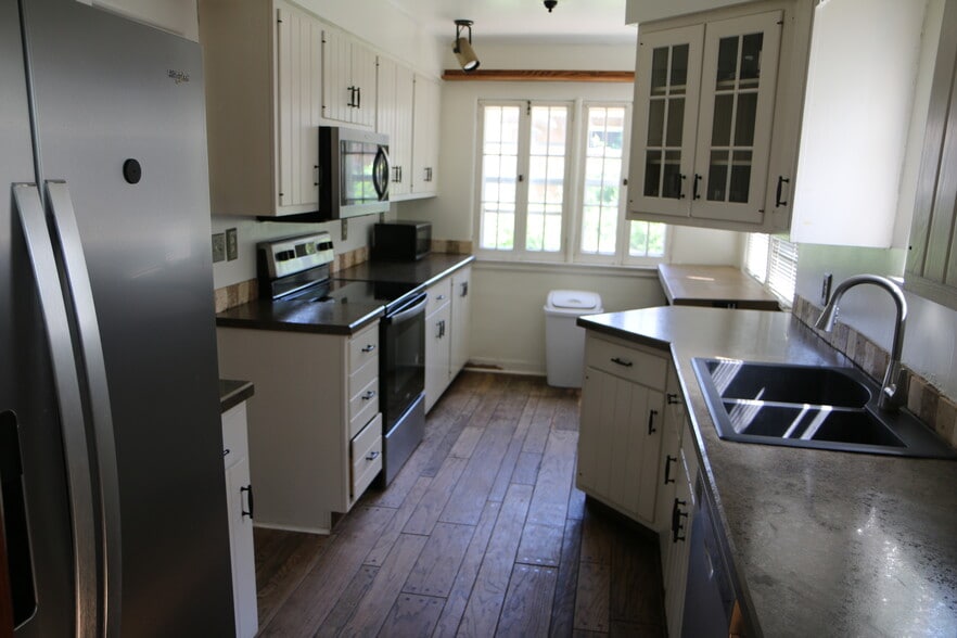 Building Photo - 620 E Wiswall Pl