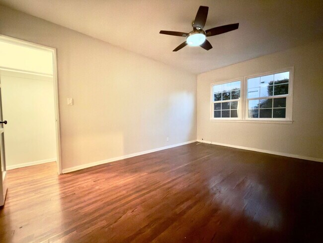 Building Photo - 1232 Ridgeley Dr