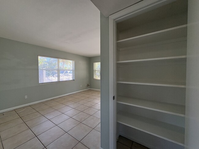 Building Photo - 1093 Hollygate Ln