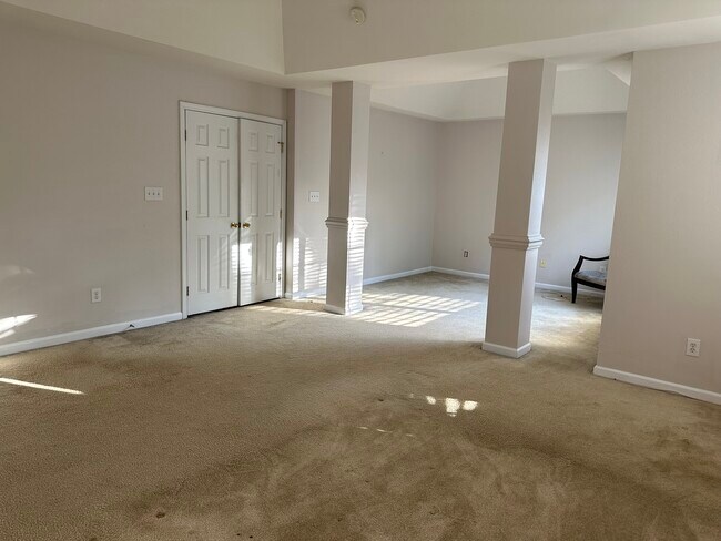 Building Photo - 15037 Taylor Ridge Ln