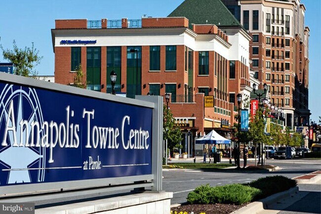 Building Photo - 21 Elm Rd