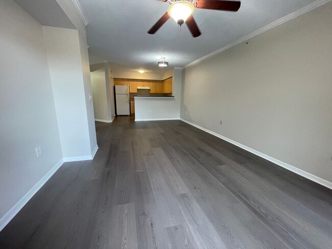Building Photo - ANNUAL RENTAL - 1 BED / 1 BATH THE SANCTUA...