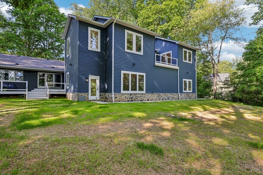 Building Photo - 4315 Pinetree Rd