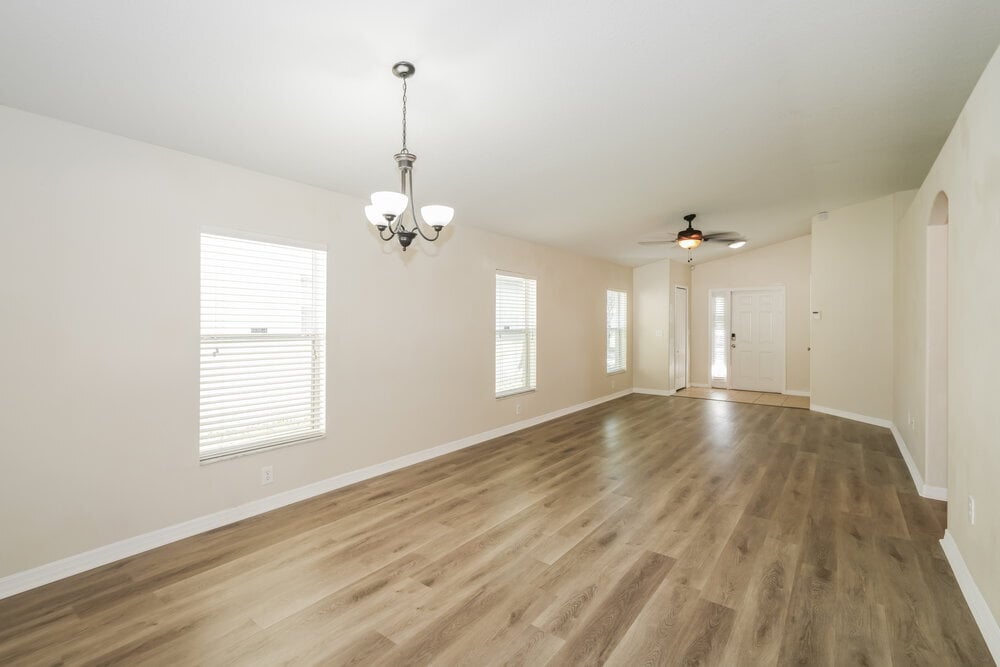 Building Photo - 15405 Quail Woods Pl