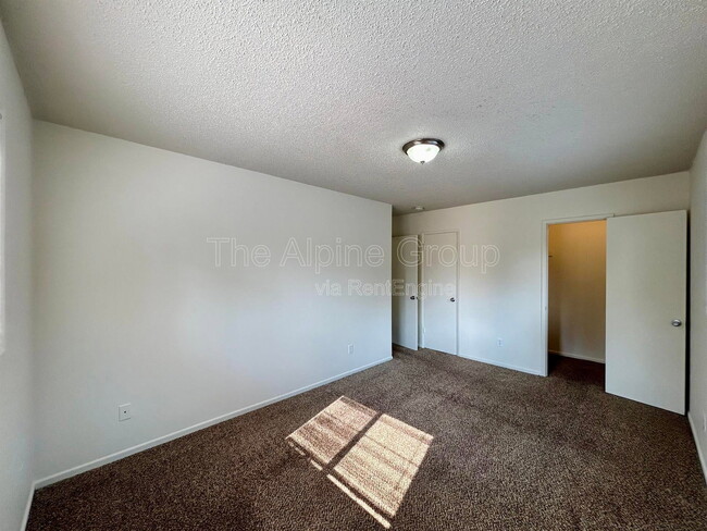 Building Photo - 6041 SW Valley Ave