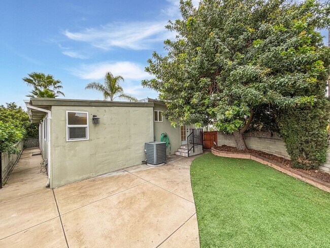 Building Photo - SD: Charming 2BD/2BA Home in La Mesa with Wraparound Porch, Turf Backyard & Attached Garage