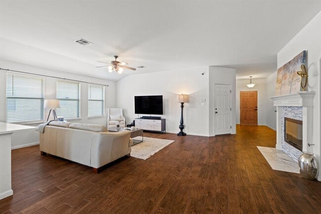 Building Photo - 2004 Dry Season Trail