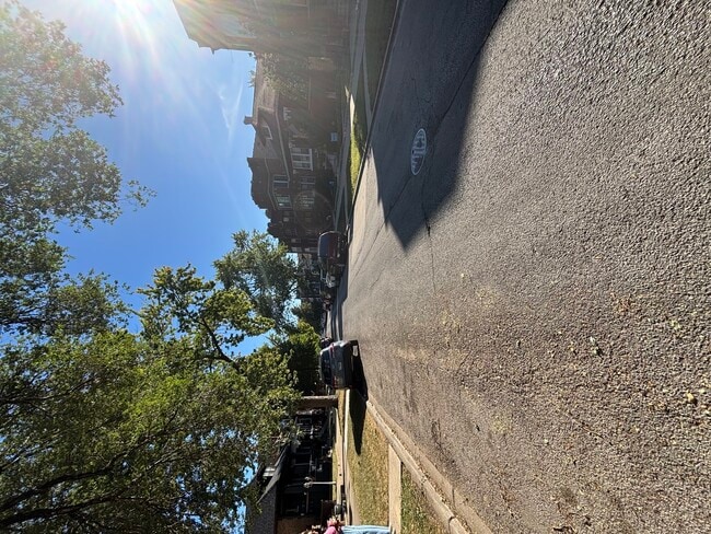 Building Photo - 8009 S Throop St