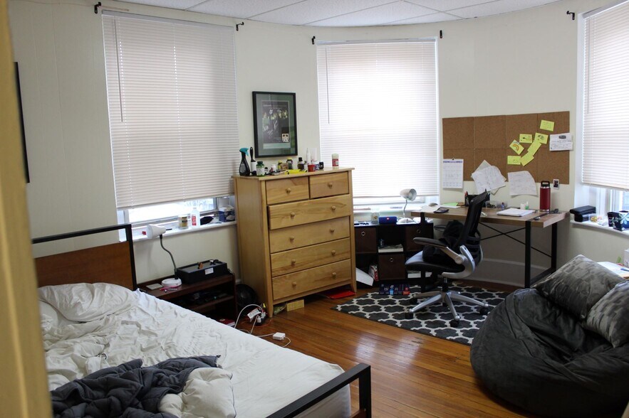 Apt 32 - 873 Beacon St