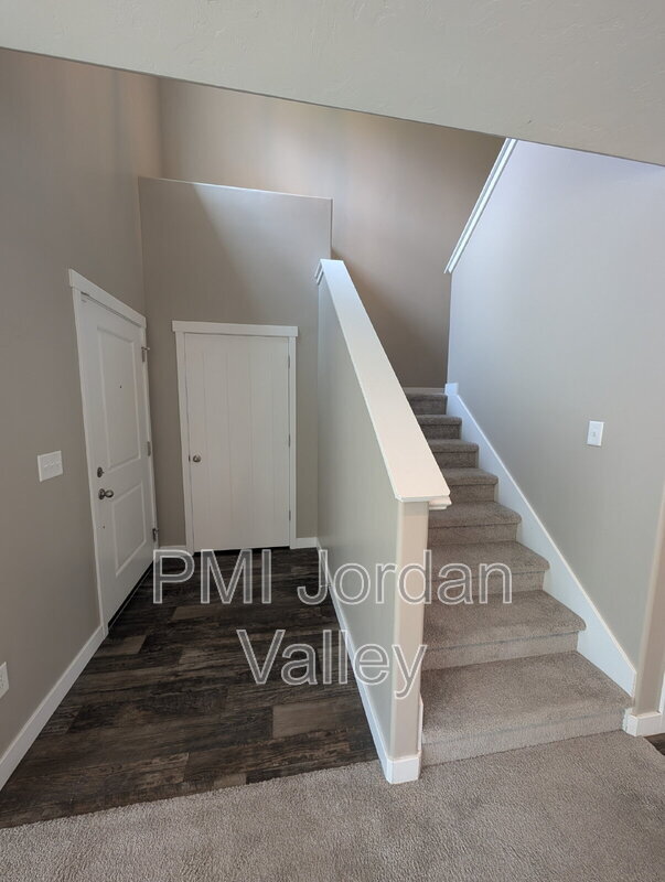 Building Photo - 5077 W Arete Wy