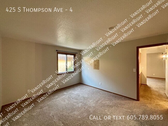 Building Photo - 425 S Thompson Ave
