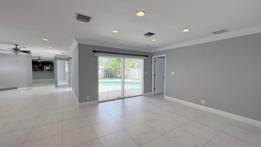 Building Photo - 1110 SE 9th Ave