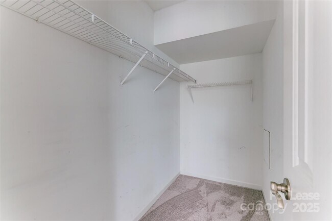 Building Photo - 501 Olmsted Park Pl