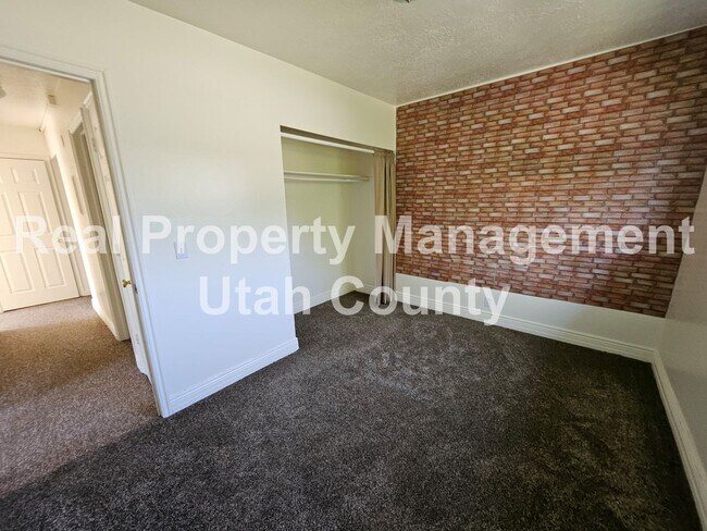 Building Photo - 179 S 800 W St