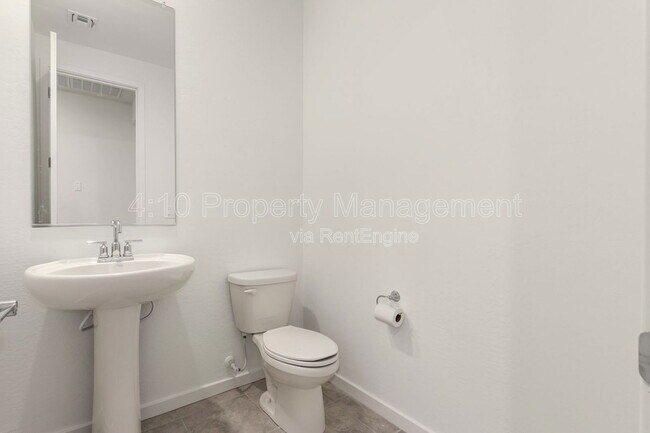 Building Photo - 35405 W Catalan St