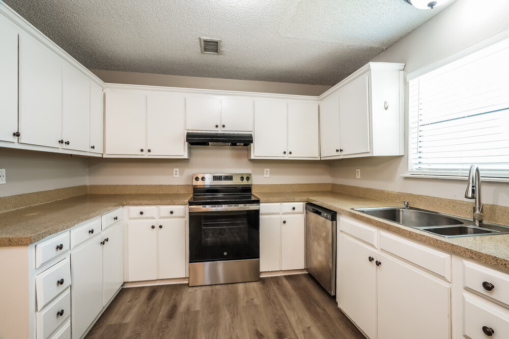 Building Photo - 505 Plainview Dr