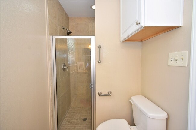 Building Photo - 6011 Arboles Dr