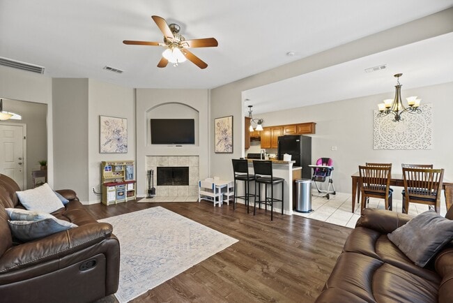 Building Photo - 32018 Anne Ln