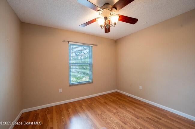 Building Photo - 2390 Queens St SE