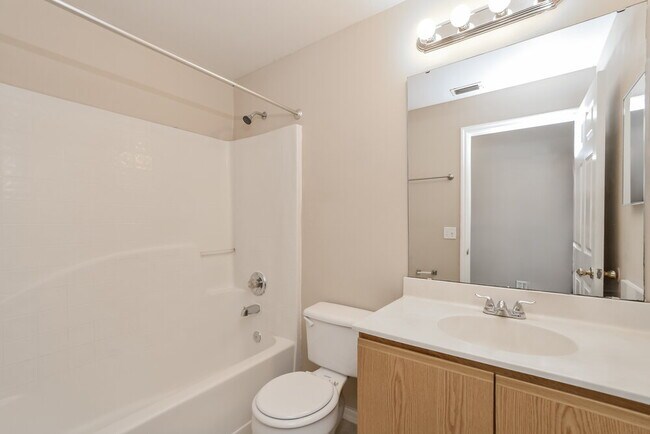 Building Photo - 16041 Wilkinson Dr