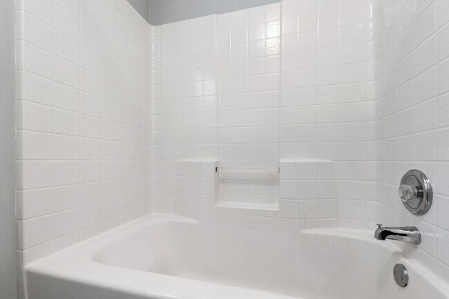 Building Photo - Charming 4-Bedroom with Backyard Retreat i...
