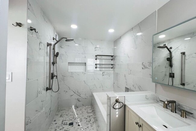 Building Photo - 3900 Laurel Rd